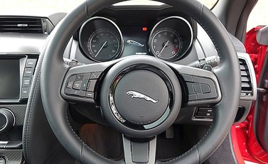 Jaguar F-Type V6 Coupe 15