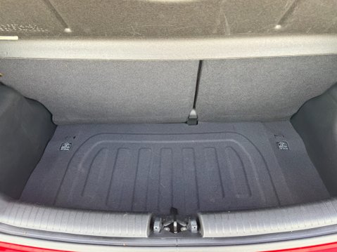 Hyundai i10 SE *ONLY 8,365 MILES* 31