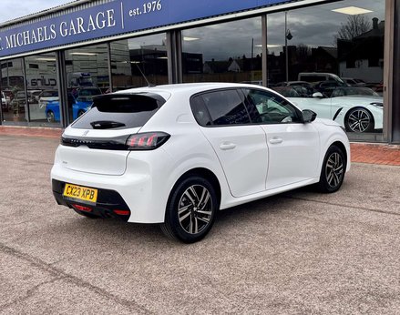 Peugeot 208 1.2 208 Allure Premium+ PureTech SS 5dr 8