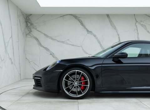 Porsche 911 Carrera 4S (992) 31