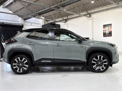 Toyota Yaris Cross PREMIERE EDITION 7
