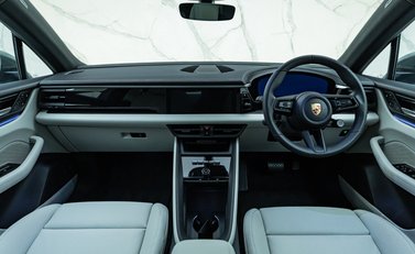 Porsche Macan 4 Electric 21
