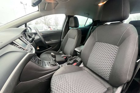 Vauxhall Astra 1.5 Turbo D Business Edition Nav Hatchback 5dr Diesel Manual Euro 6 (s/s) ( 27