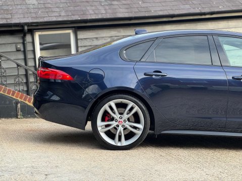 Jaguar XF 3.0d V6 S Saloon 4dr Diesel Auto Euro 6 (s/s) (300 ps) 17