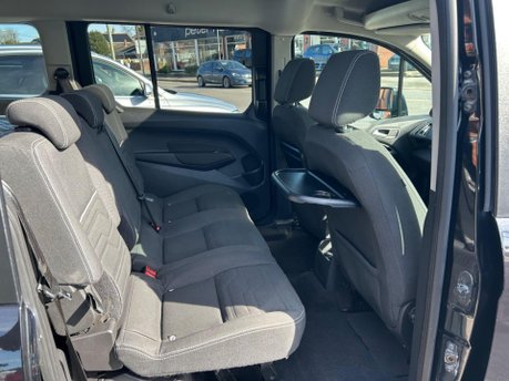 Ford Grand Tourneo Connect TITANIUM TDCI 18