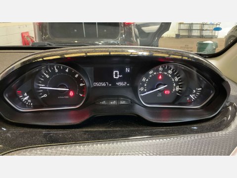 Peugeot 2008 1.2 PureTech Active SUV 5dr Petrol ETG Euro 6 (s/s) (82 ps) 11
