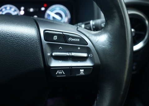 Hyundai KONA 1.6 h-GDi Ultimate SUV 5dr Petrol Hybrid DCT Euro 6 (s/s) (141 ps) 38