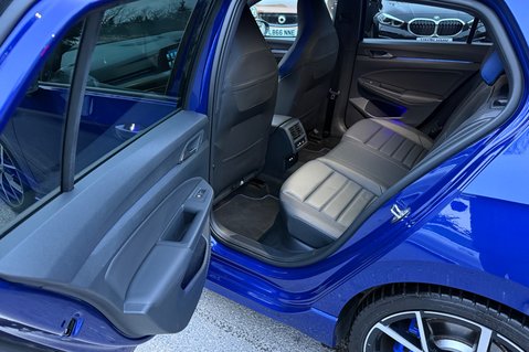 Volkswagen Golf R TSI 4MOTION DSG -AKRAPOVIC -PERFORMANCE PACK -CARBON LEATHER -HEATED S/W 27