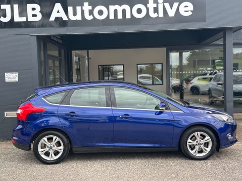 Ford Focus 1.6 Focus Zetec 105 5dr 8
