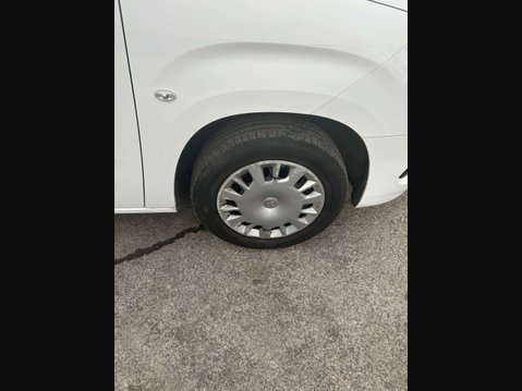 Vauxhall Combo 1.5 Turbo D 2300 Sportive Panel Van 4dr Diesel Manual L1 H1 Euro 6 (100 ps) 16