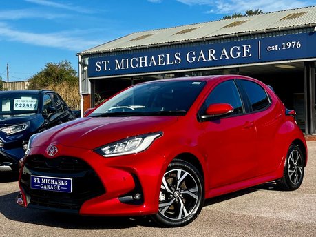 Toyota Yaris 1.5 Yaris Design HEV CVT 5dr