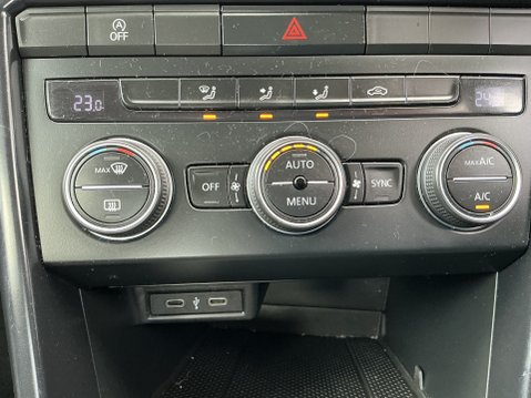 Volkswagen T-Roc 1.0 T-Roc S TSI 14