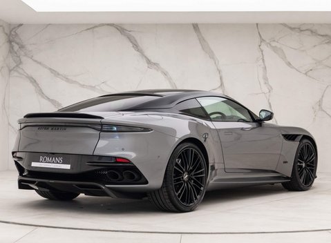 Aston Martin DBS Superleggera 18