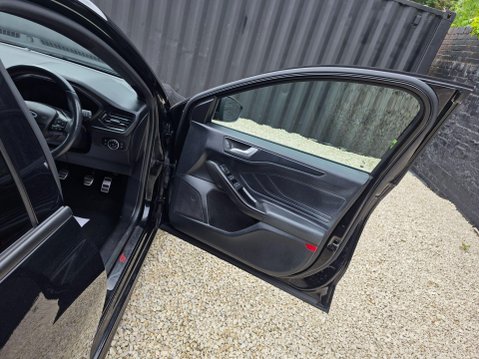 Ford Focus 1.5 EcoBlue ST-Line X Euro 6 (s/s) 5dr 28