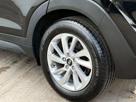Hyundai TUCSON 2.0 Tucson SE Nav Blue Drive 2WD CRDi 5dr 36