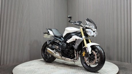 Triumph Street Triple 2013 ONLY 19K, QUICKSHIFTER, ARROW PIPE, NEW MOT 2