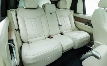 Land Rover Range Rover P510e First Edition 14