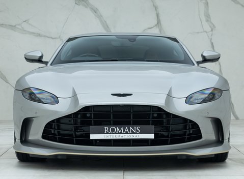 Aston Martin V12 Vantage 4
