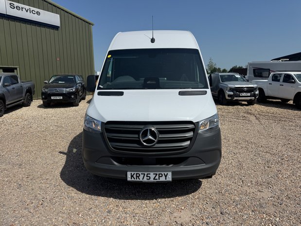 Mercedes-Benz Sprinter AUTO MWB L2H2 High Roof 315 Pro Air Con Camera EURO 6 3
