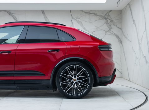 Porsche Macan GTS Electric 36