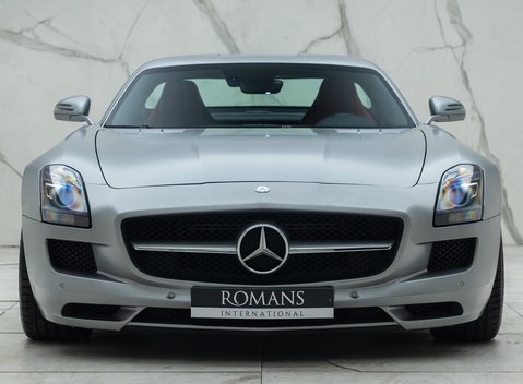 Mercedes-Benz SLS AMG 10