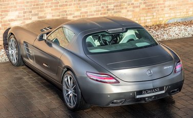 Mercedes-Benz SLS AMG 11