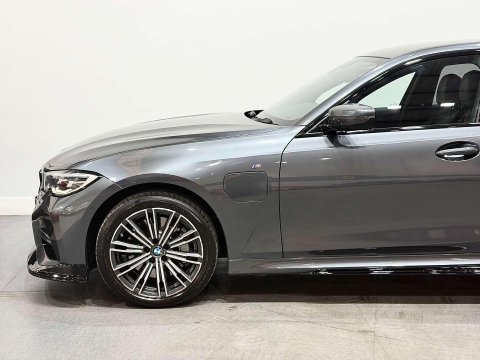 BMW 3 Series 2.0 330e 12kWh M Sport Saloon 4dr Petrol Plug-in Hybrid Auto Euro 6 (s/s) ( 16