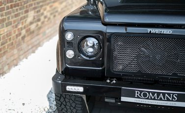 Land Rover Defender 90 XS T40S 23