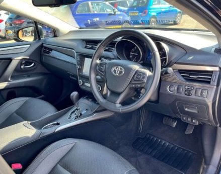 Toyota Avensis 1.8 Avensis Excel Valvematic CVT 5dr 18