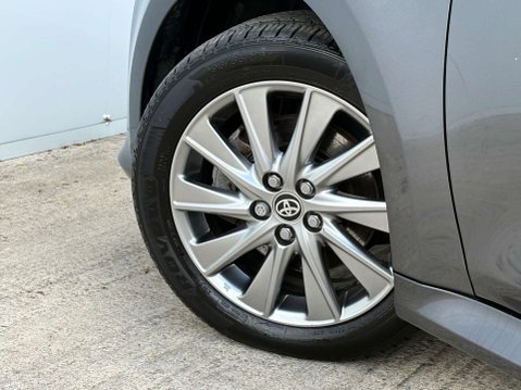 Toyota Yaris 1.5 Yaris Icon HEV CVT 5dr 41