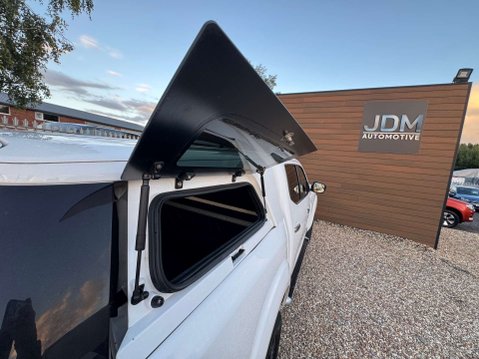 Nissan Navara 2.3 Navara Tekna dCi Auto 4WD 5dr 7