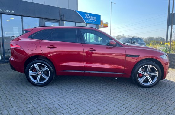 Jaguar F-Pace 3.0 V6 D300S AWD AUTO 11