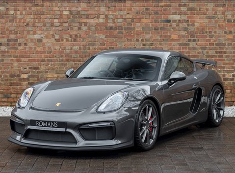 Porsche Cayman GT4 6