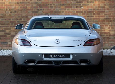 Mercedes-Benz SLS AMG 11