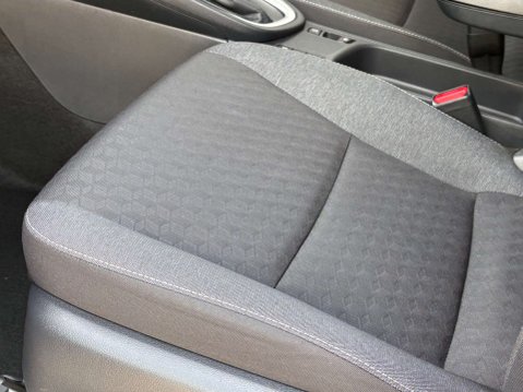 Toyota Yaris 1.5 Yaris Icon HEV CVT 5dr 64