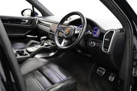 Porsche Cayenne 4.0T V8 GPF Turbo SUV 5dr Petrol TiptronicS 4WD Euro 6 (s/s) (550 ps) 5