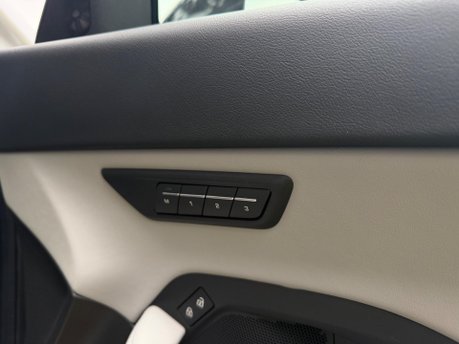 Jaguar E-Pace R-DYNAMIC S 26