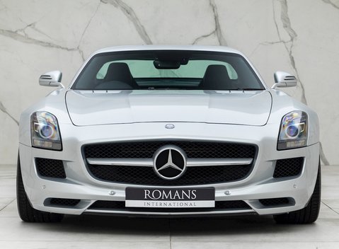Mercedes-Benz SLS AMG 4