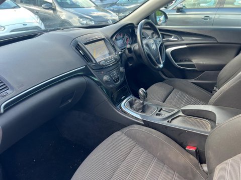 Vauxhall Insignia 1.4i Turbo SRi Nav Euro 6 (s/s) 5dr 23