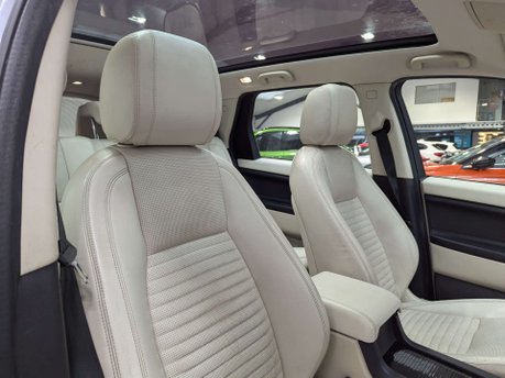 Land Rover Discovery Sport 2.0 Discovery Sport Luxury HSE TD4 Auto 4WD 5dr 48