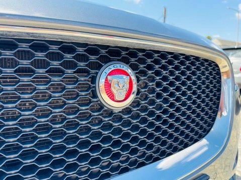 Jaguar F-Pace 2.0 D240 Portfolio SUV 5dr Diesel Auto AWD Euro 6 (s/s) (240 ps) 10