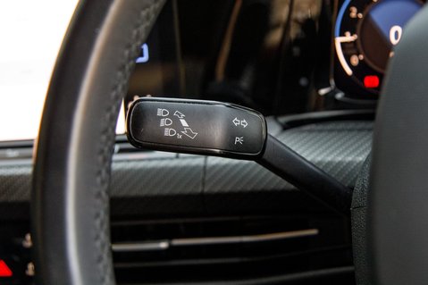 Volkswagen Golf R-LINE TSI 13