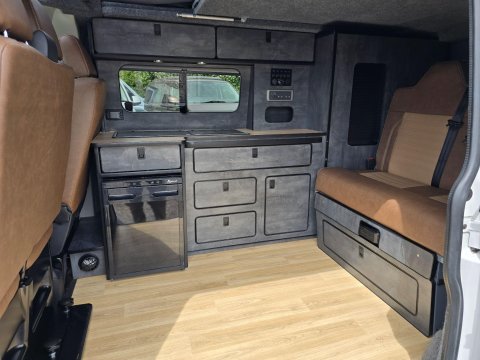 Volkswagen Campervan Summers Day Campers 3