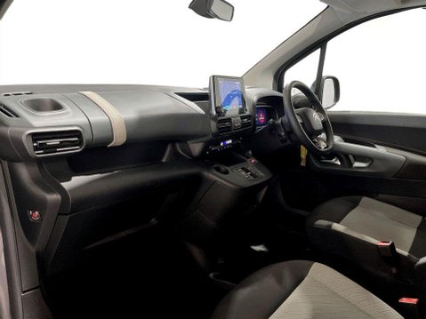 Citroen Berlingo 50kWh Flair XTR M MPV 5dr Electric Auto (7.4kW Charger) (136 ps) Sat Nav 15