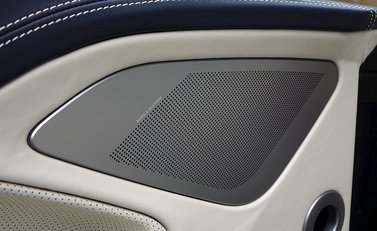 Aston Martin Vanquish Volante 25