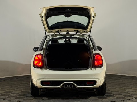 Mini Hatch COOPER SD 8