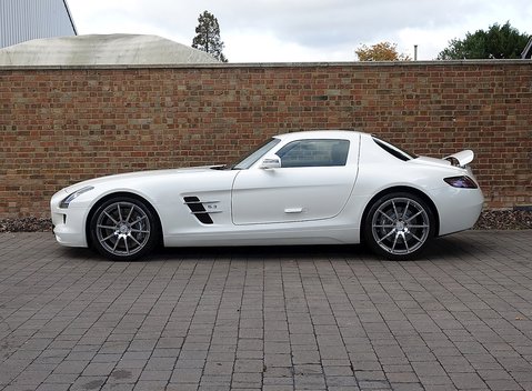 Mercedes-Benz SLS AMG 4