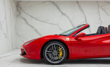Ferrari 488 SPIDER 42