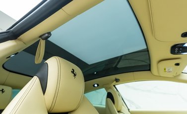 Ferrari GTC4 Lusso T 16