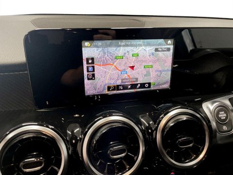 Mercedes-Benz GLB 1.3 GLB200 AMG Line SUV 5dr Petrol 7G-DCT Euro 6 (s/s) (163 ps) Heated Seat 16